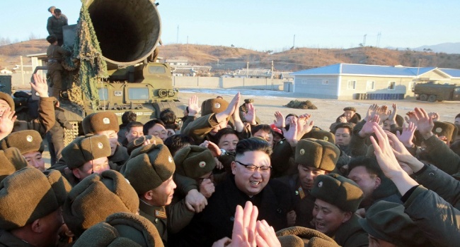 В Северной Корее дело медленно катится к военной обстановке, – Манн