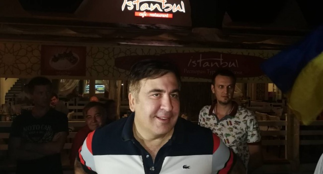 Блогер: очередную ночь Саакашвили провел, в каком-то смысле, на Майдане, но не с «революционерами», а со жрицами любви