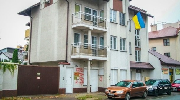 Поляку угрожает 5 лет тюрьмы за антиукраинские надписи на консульстве государства Украины Поляку угрожает 5 лет тюрьмы за антиукраинские надписи на консульстве государства Украины