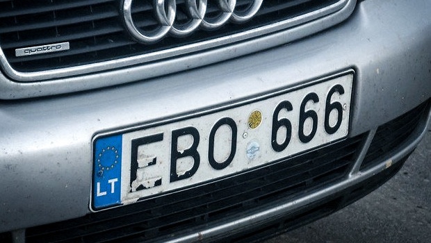 Владельцу авто на еврономерах в Украине присудили большой штраф