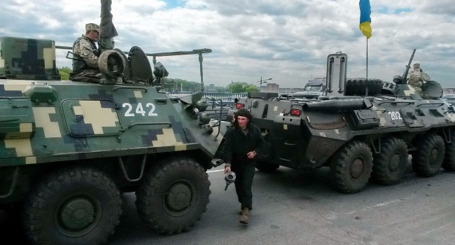 В Винницкой области жители заблокировали колонну военной техники 