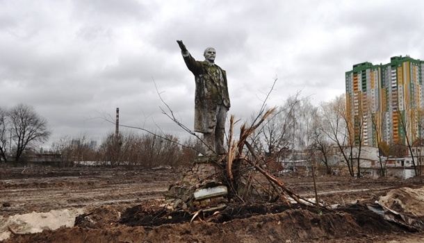 Последний из могикан: в Киеве обнаружен устоявший от сноса памятник Ленину