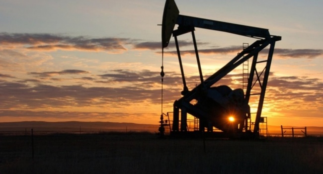 Нефть снова выросла в цене на фоне новостей из США