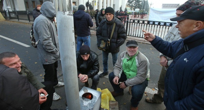 Доник: под Радой находятся те, у кого духу не хватило приехать на Майдан в 2013-2014