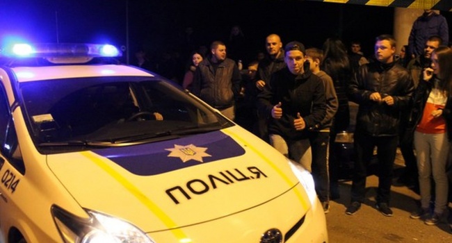 Одесские полицейские ограбили инкассаторов