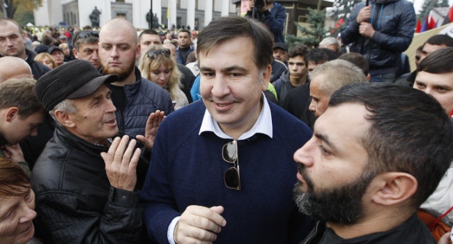 Саакашвили – журналистам: «Остаюсь под Радой с народом, пока не отправим этих фальсификаторов в отставку»