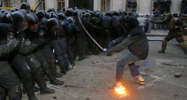 Пятигорец: 1 декабря 2013 года на Майдан вышло настоящее море людей, но провокаторов среди них вычисляли мгновенно