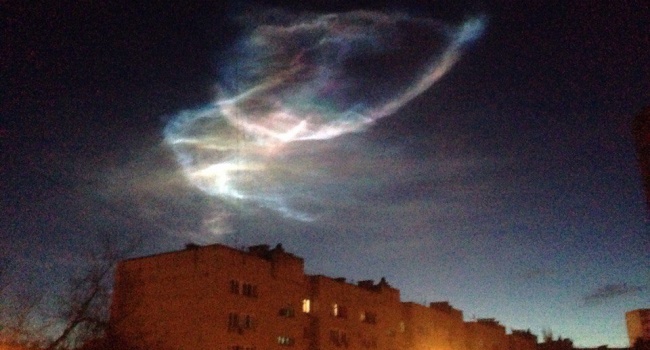 Жители юга России обсуждают в сети «самое красивое НЛО»