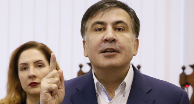Саакашвили уже приглашает всех активных под свой балкон, где уже запланировал новую новогоднюю «шоу-программу»