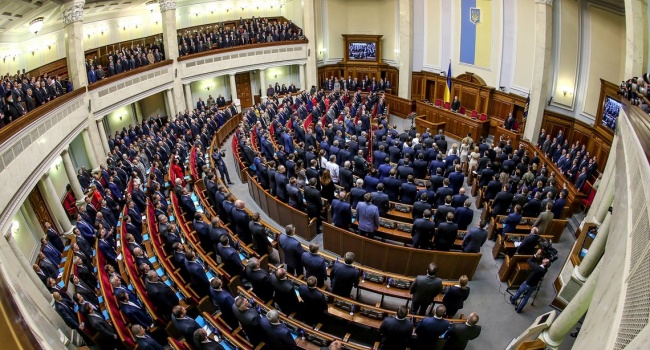 Блогер: оппозиционные политики в Украине должны объединиться с модерновыми и победить на выборах