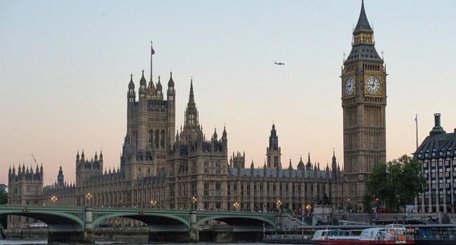 В нижней палате парламента Великобритании одобрили законопроект о Brexit 