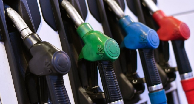 Украинские АЗС резко подняли цены на бензин и дизтопливо 