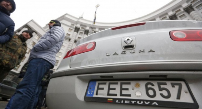 Дипломат: у владельцев автомобилей на «евробляхах» нет денег, чтобы платить, как все
