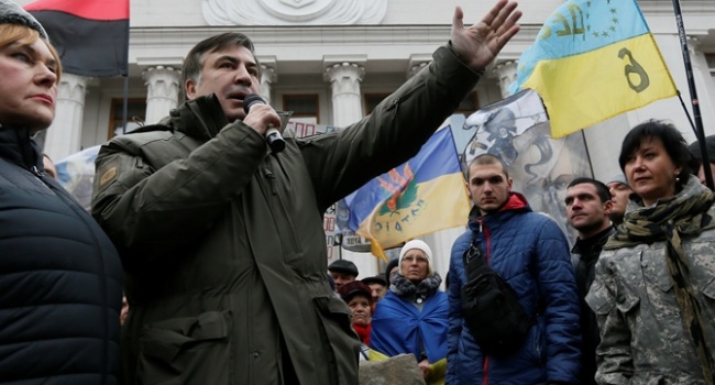 Сторонники Саакашвили продолжают доказать, что в поддержку «Михомайдана» вышло больше людей, чем на акцию «Кава на Хрещатику» 