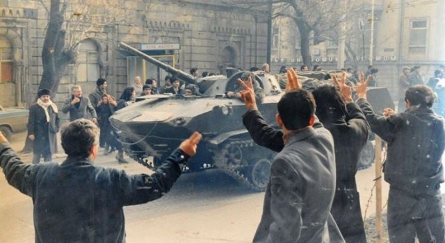Журналист напомнил о кровавых событиях в Баку, устроенных советской властью