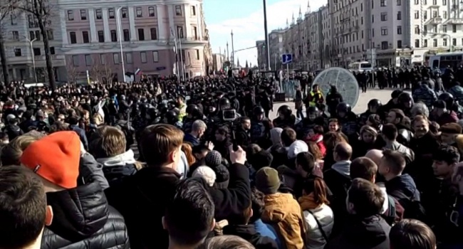 Активисты Навального в Москве – Жириновскому: «Зачем мне Украина? Мне работать нет где!»