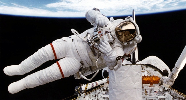 Нанороботы будут лечить астронавтов в космосе Нанороботы будут лечить астронавтов в космосе