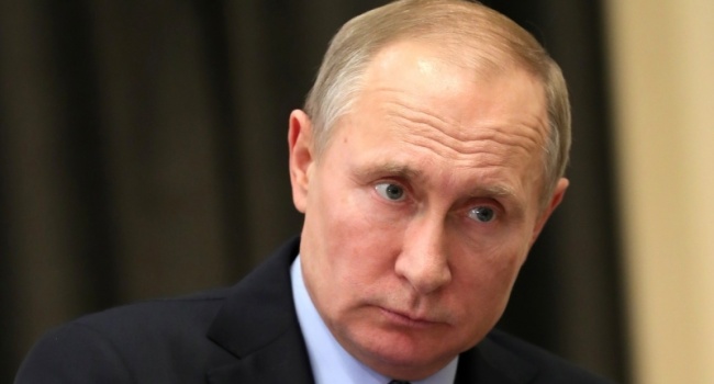 Политик: «Путин специально занимается понижением своего рейтинга»