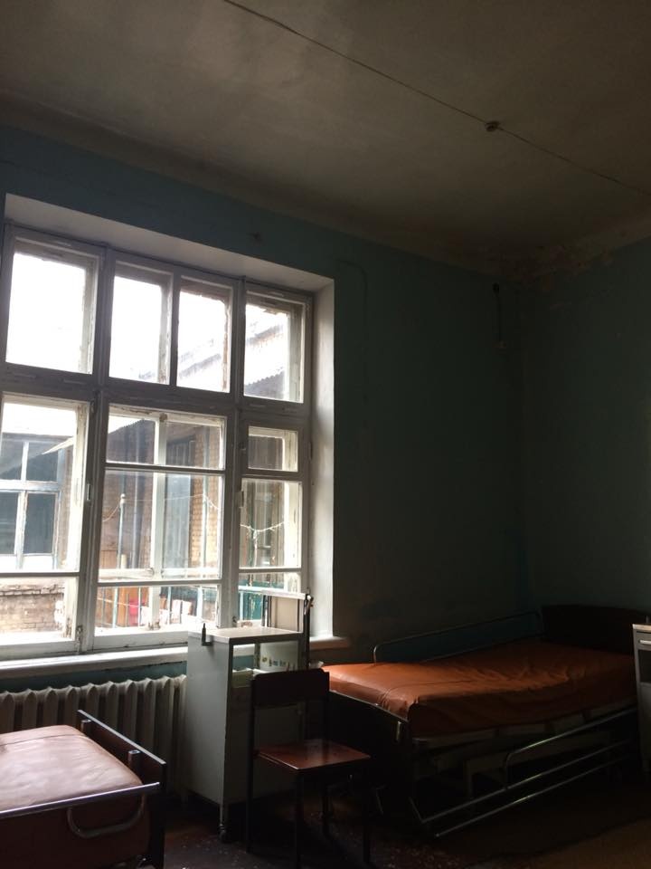 Интернет-пользователи в ужасе от фотографий детской больницы в Запорожье