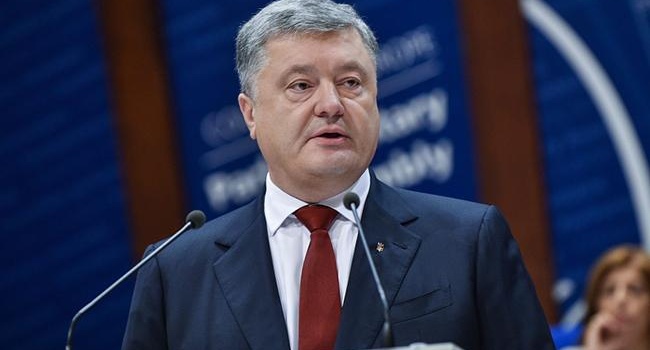 Порошенко: Российская Федерация в любой момент может обострить ситуацию в Украинском государстве Порошенко: Российская Федерация в любой момент может обострить ситуацию в Украинском государстве