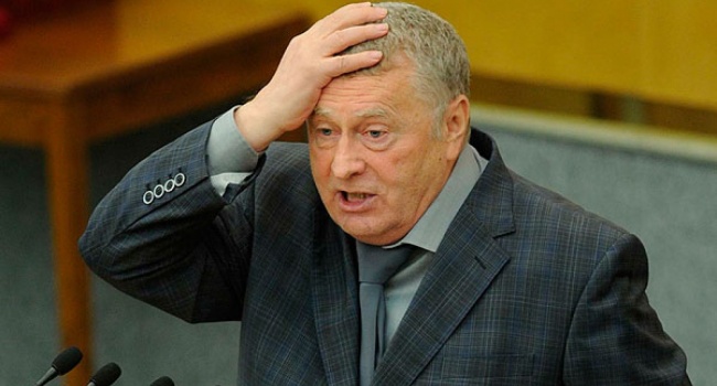 Жириновский запретил рукопожатия в ЛДПР из-за микробов
