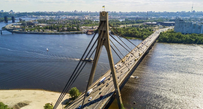 Киевсовет переименовал Московский мост 
