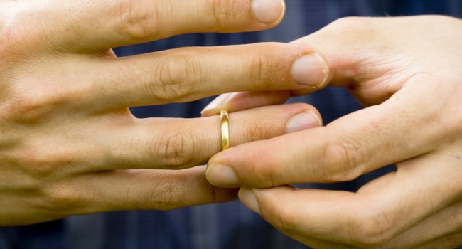 Социолог: в Украине снизилось количество разводов