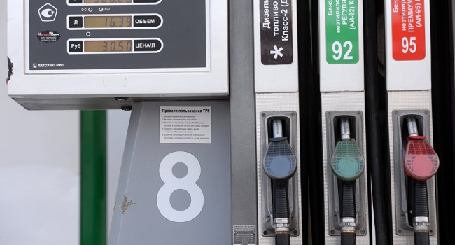 До 100 рублей за литр эксперты ожидают небывалый рост цен на бензин в России