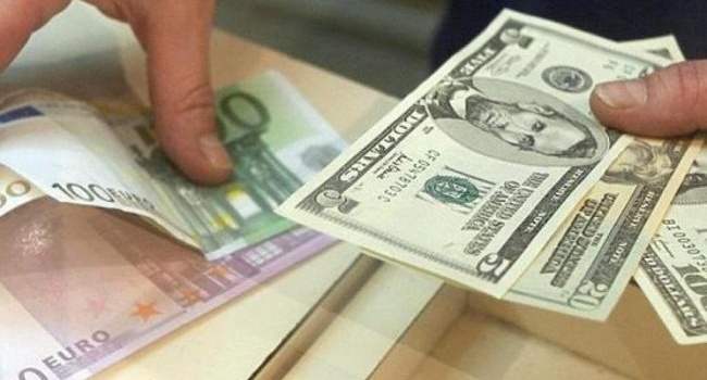 Российские власти готовятся отказаться от доллара – СМИ