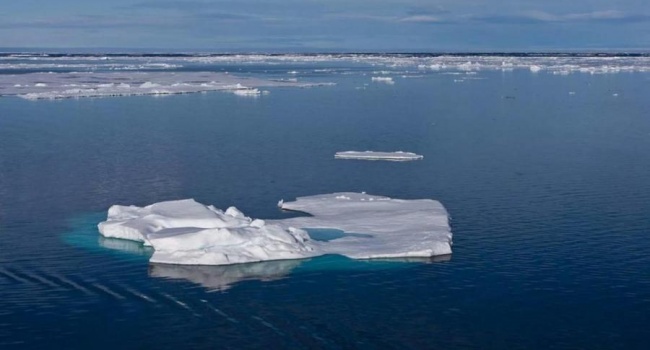 В Якутии восемь оленеводов на льдине унесло в море