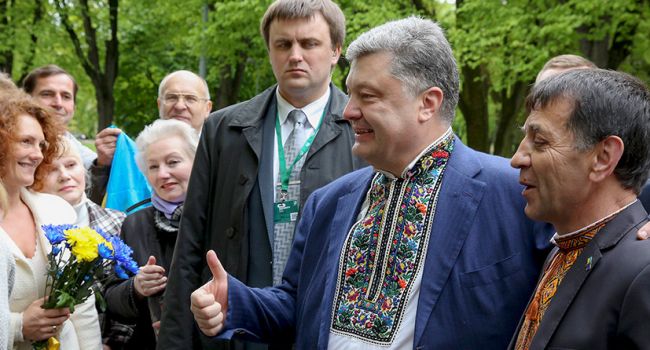 Политолог о Порошенко: «Голый король, который прячется от подданных»