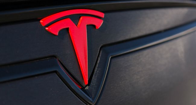 Компания Tesla решила «реанимировать» свою реферальную программу, но на других условиях