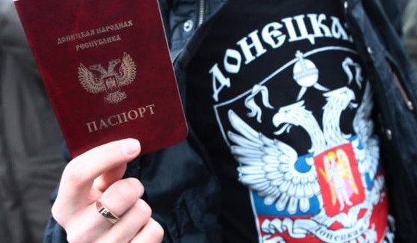 СМИ Путина: Москва намерена выдавать свои паспорта на неподконтрольных Украине территориях 