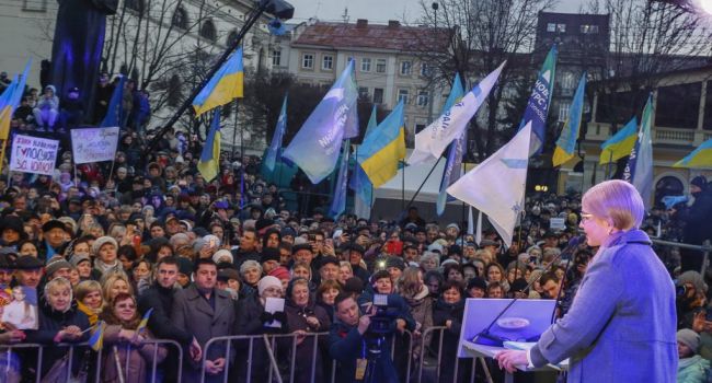 Ставки на вранье повышаются: Тимошенко в начале года обещала повысить пенсии в 2 раза, теперь же обещает повышение в 3 раза