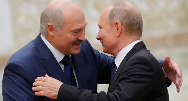 Эксперт: Путин продолжает давить на Лукашенко