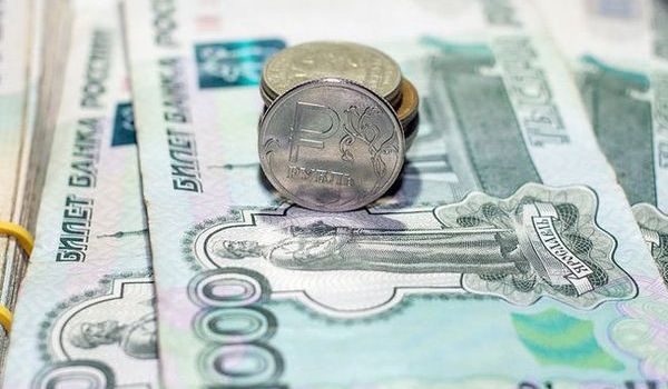 «Оказались на грани нищеты»: в РФ бьют тревогу из-за отсутствия денег