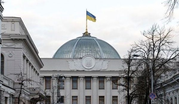В парламент нового созыва проходят 8 политических сил – опрос