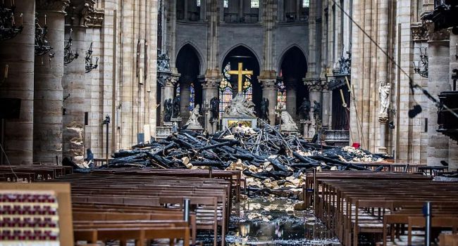 Большую часть реликвий удалось сохранить: эксперты рассказали о последствиях пожара в Нотр-Даме