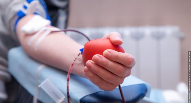 Медики заявили об опасности донорской крови