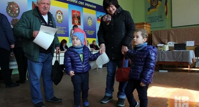 Казанский: в Донецкой области живут люди, которые голосуют, как инопланетяне, либо результат выборов там просто сфальсифицирован