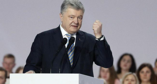 Политолог пояснил, кто может возглавить партийный список вместо Порошенко