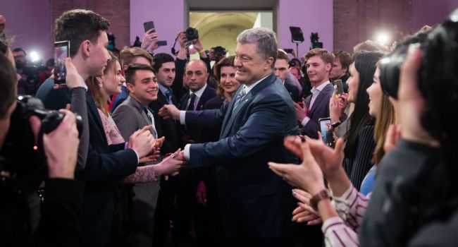 Эксперт: Порошенко нужно взять пример с «Нашей Украины», предложив объединение всех демократических сил