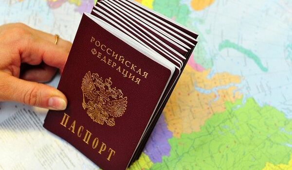 «Нужно понимать две вещи»: в МИД указали на причину начала выдачи Россией паспортов в «Л/ДНР»