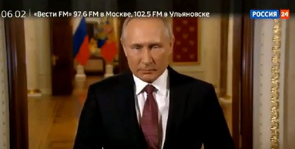 «Не спится деду, все бредит»: в сети волна гнева из-за выходки двойника Путина 