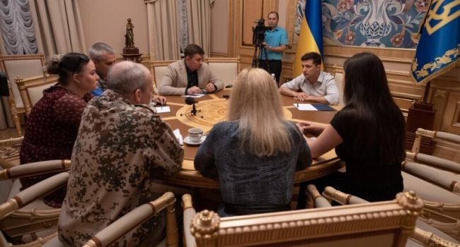 «Мы должны слышать каждого человека»: Зеленский сделал новое заявление относительно референдума 