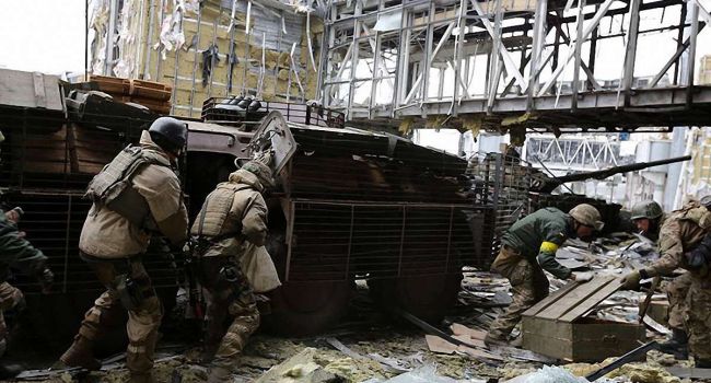 «Длительные перестрелки и работа танка»: под Донецком стартовали ожесточенные бои, люди в панике 