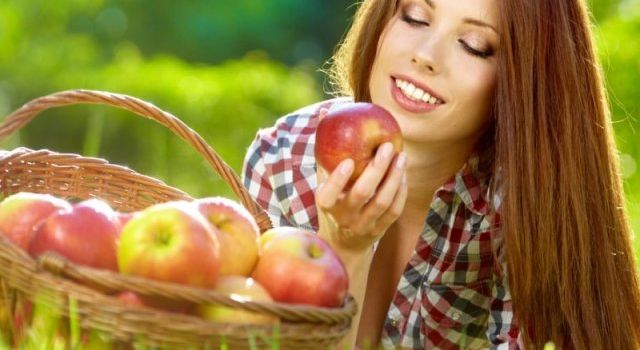О применении яблок в косметологии