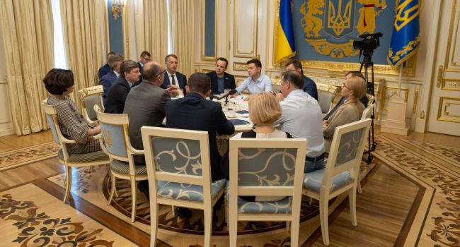 На встрече с Зеленским Тимошенко поддержала любую узурпацию власти, если этого хочет народ, – историк
