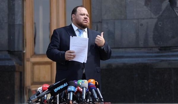 Стефанчук рассказал, как команда Зеленского будет менять конституцию