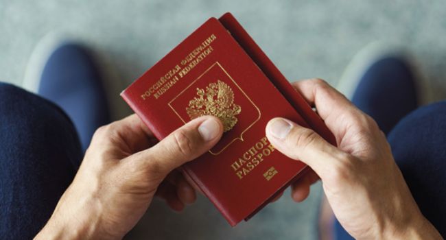 Российские паспорта на Донбассе вызвали ярость у стран-членов ЕС